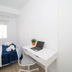 Rent 4 bedroom apartment of 40 m² in Valencia