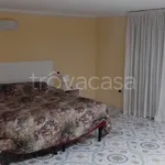 Rent 2 bedroom apartment of 150 m² in Napoli