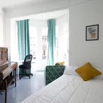 Rent 2 bedroom apartment of 15 m² in Barcelona