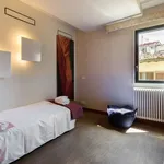 Rent 1 bedroom apartment of 60 m² in Florence