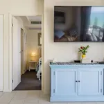 Rent 2 bedroom apartment in Mooloolaba