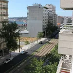 Rent 3 bedroom apartment of 150 m² in Vila Nova de Gaia