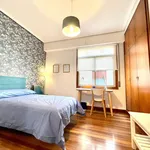 Rent 5 bedroom apartment in Bilbao