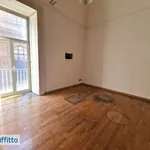 Affitto 5 camera appartamento di 220 m² in Naples