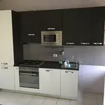 Rent 5 bedroom apartment of 90 m² in Milan