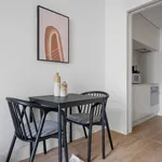 Rent 1 bedroom apartment of 607 m² in Lisbon