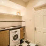 Rent 3 bedroom house in Esher