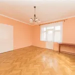 Pronajměte si 6 ložnic/e byt o rozloze 200 m² v Prague