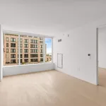 Rent 1 bedroom apartment of 62 m² in New York