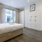 Rent 2 bedroom apartment of 86 m² in london