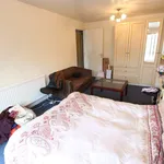 Rent 2 bedroom flat in London