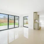 Rent 5 bedroom apartment in Surrey Heath