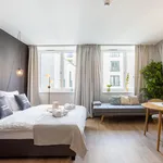 Rent 1 bedroom apartment of 280 m² in Dusseldorf