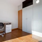 Rent 4 bedroom apartment in Porto