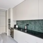 Rent 2 bedroom apartment of 990 m² in Lisbon