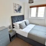 Rent 2 bedroom flat in Crawley