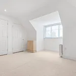 Rent 3 bedroom flat in South East England