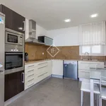 Rent 5 bedroom house of 390 m² in Valencia