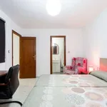 Rent 3 bedroom apartment of 90 m² in seville