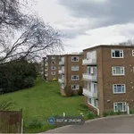 Rent 3 bedroom flat in South East England