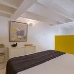 Rent 1 bedroom apartment of 420 m² in Lyon