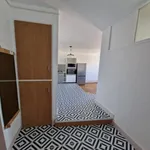 Appartement de 85 m² avec 5 chambre(s) en location à Oullins