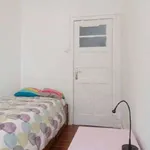 Rent a room in lisbon