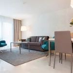 Rent 2 bedroom apartment of 915 m² in Zurich