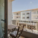 Rent 1 bedroom apartment of 46 m² in Porto