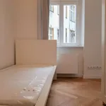 Rent a room of 180 m² in berlin