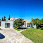 Rent 4 bedroom house of 1700 m² in Marbella