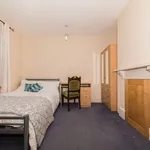 Rent 4 bedroom flat in Canterbury