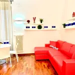 Rent 5 bedroom apartment of 80 m² in Genoa