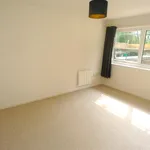 Rent 3 bedroom flat in Elmbridge