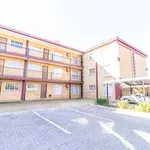 Rent 2 bedroom apartment of 61 m² in Pretoria