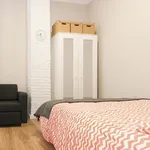 Rent 4 bedroom apartment in Valencia