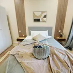 Rent a room of 150 m² in madrid