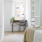 Rent 4 bedroom apartment in Valencia