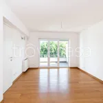 Rent 5 bedroom house of 240 m² in Roma