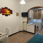 Affitto 5 camera appartamento di 80 m² in Genoa