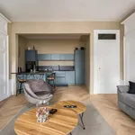 Appartement de 830 m² avec 3 chambre(s) en location à Lyon