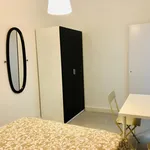 Rent 4 bedroom apartment in Seville