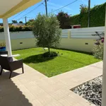 Rent a room of 150 m² in Charneca da Caparica