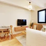 Rent 4 bedroom apartment of 21 m² in Paris