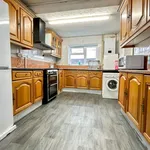 Flat to rent in Rutland Avenue, High Wycombe HP12