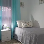 Rent 4 bedroom apartment in Barcelona