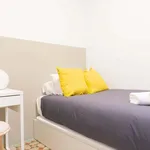 Rent a room of 211 m² in Barcelona