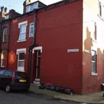 Rent 4 bedroom apartment in Yorkshire And The Humber