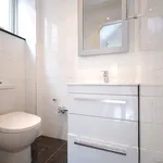 Rent 6 bedroom house in W3 9HG