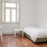 Rent a room of 120 m² in lisbon